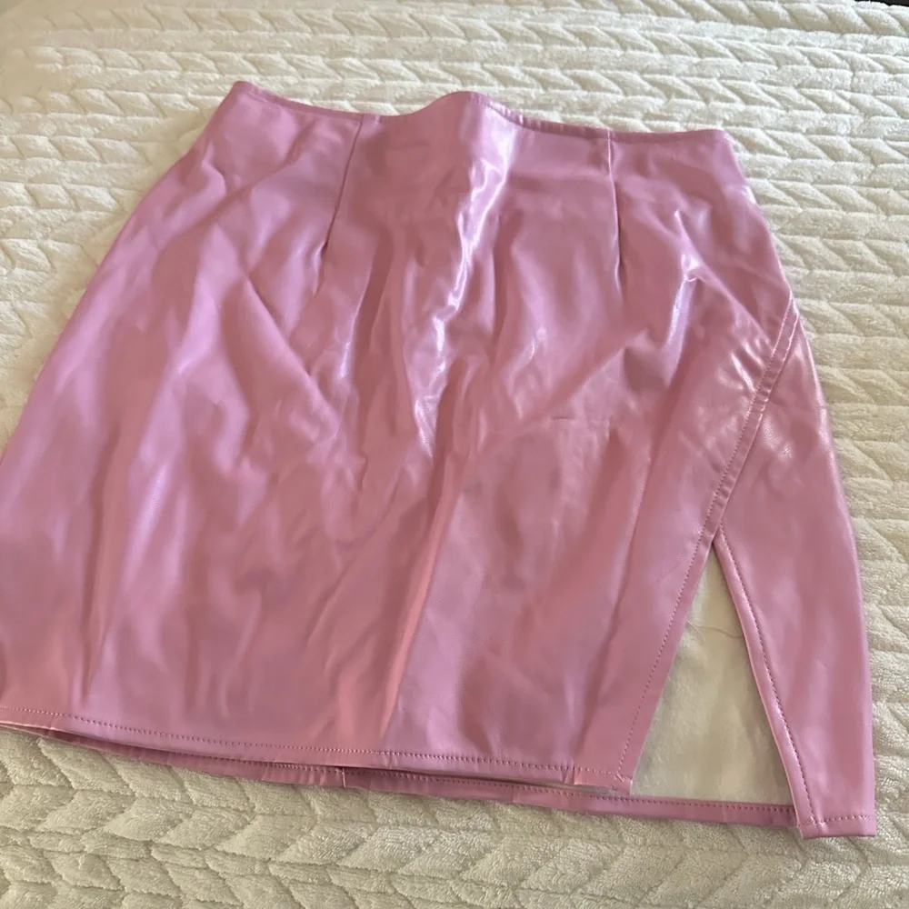 Skirt - Picture 1 of 2